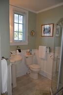 Boathouse Waterfront Lodging