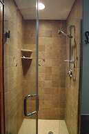 Boathouse Waterfront Lodging