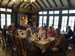 Boathouse Waterfront Lodging