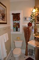 Boathouse Waterfront Lodging