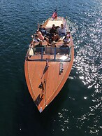 Boathouse Waterfront Lodging