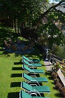 Boathouse Waterfront Lodging