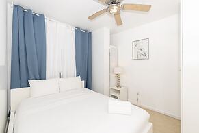 Art Deco Ocean Walk Apartments