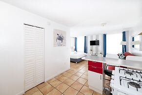 Art Deco Ocean Walk Apartments