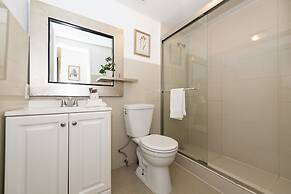 Art Deco Ocean Walk Apartments