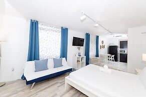 Art Deco Ocean Walk Apartments