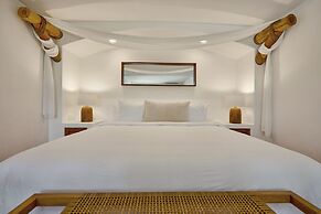 La Villa Luz Adults Only