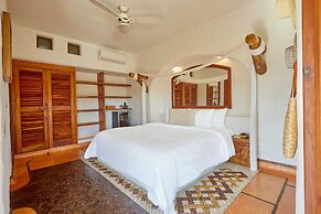 La Villa Luz Adults Only