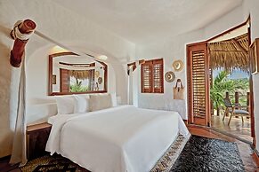 La Villa Luz Adults Only