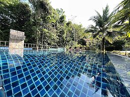 Chomphu Resort Khaolak