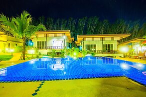 Chomphu Resort Khaolak