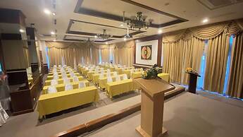 Khanom Golden Beach Hotel