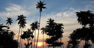 Khanom Golden Beach Hotel