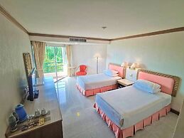 Khanom Golden Beach Hotel