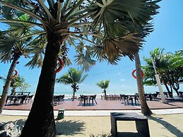 Alongkot Beach Resort Khanom