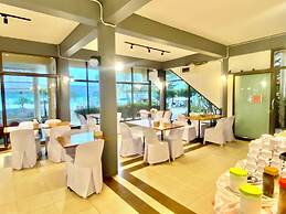 Alongkot Beach Resort Khanom