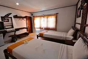 Alongkot Beach Resort Khanom