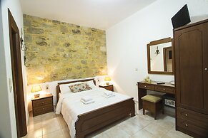 Agarathos Traditional Rooms