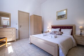 Agarathos Traditional Rooms