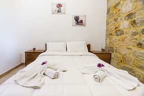 Agarathos Traditional Rooms