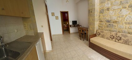 Agarathos Traditional Rooms