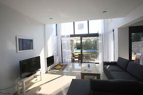 Sunny Sani Luxury Villas