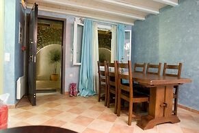 Apelon Tiritas Villas