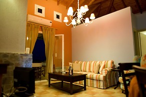 Apelon Tiritas Villas