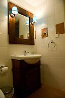 Apelon Tiritas Villas