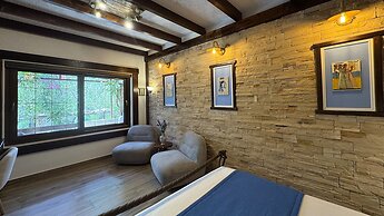 Stella's Traditional Inn