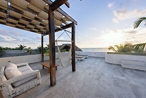 Playa Canek Beachfront Eco Hotel