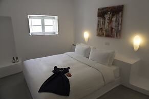 Trieris Villa & Suites