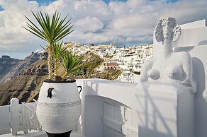 Trieris Villa & Suites