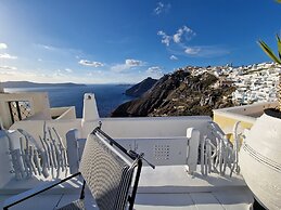 Trieris Villa & Suites