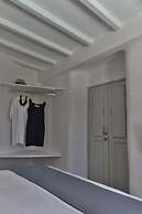 Trieris Villa & Suites