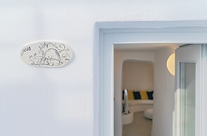 Trieris Villa & Suites