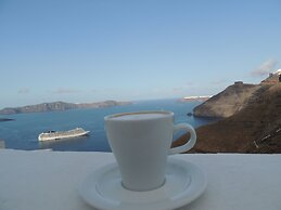 Trieris Villa & Suites