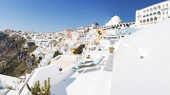 Trieris Villa & Suites