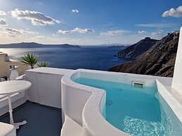 Trieris Villa & Suites