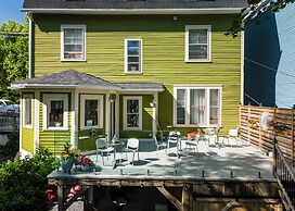 The Elizabeth Manor Guesthouse