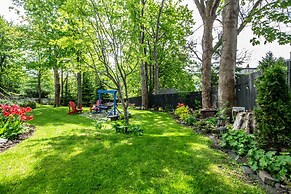 The Elizabeth Manor Guesthouse