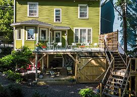 The Elizabeth Manor Guesthouse