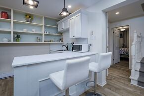 The Elizabeth Manor Guesthouse