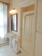 The Elizabeth Manor Guesthouse