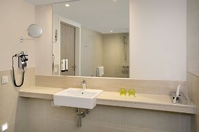 Holiday Inn Frankfurt Airport by IHG