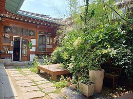 Gongsimga Hanok Guesthouse