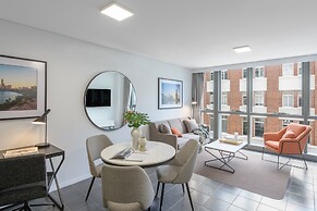 Meriton Suites Adelaide Street, Brisbane