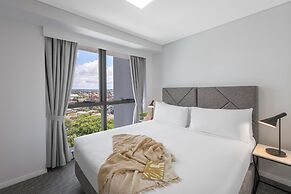 Meriton Suites Adelaide Street, Brisbane