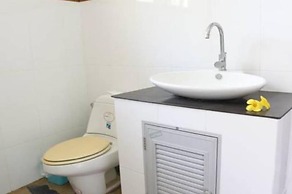 Khanom Sunrise Beach Hotel