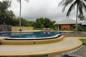 Khanom Sunrise Beach Hotel